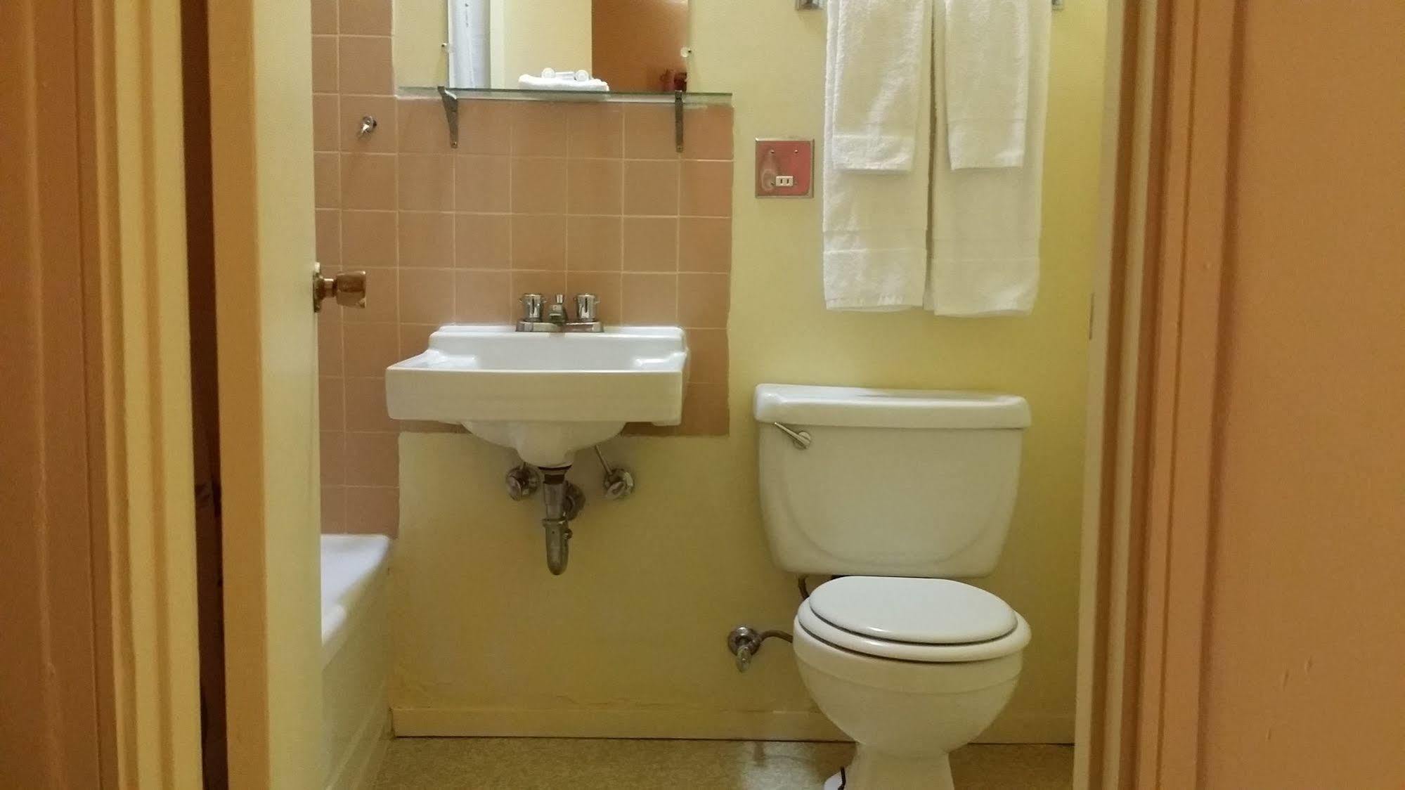 Beaver Hotel North Battleford Εξωτερικό φωτογραφία
