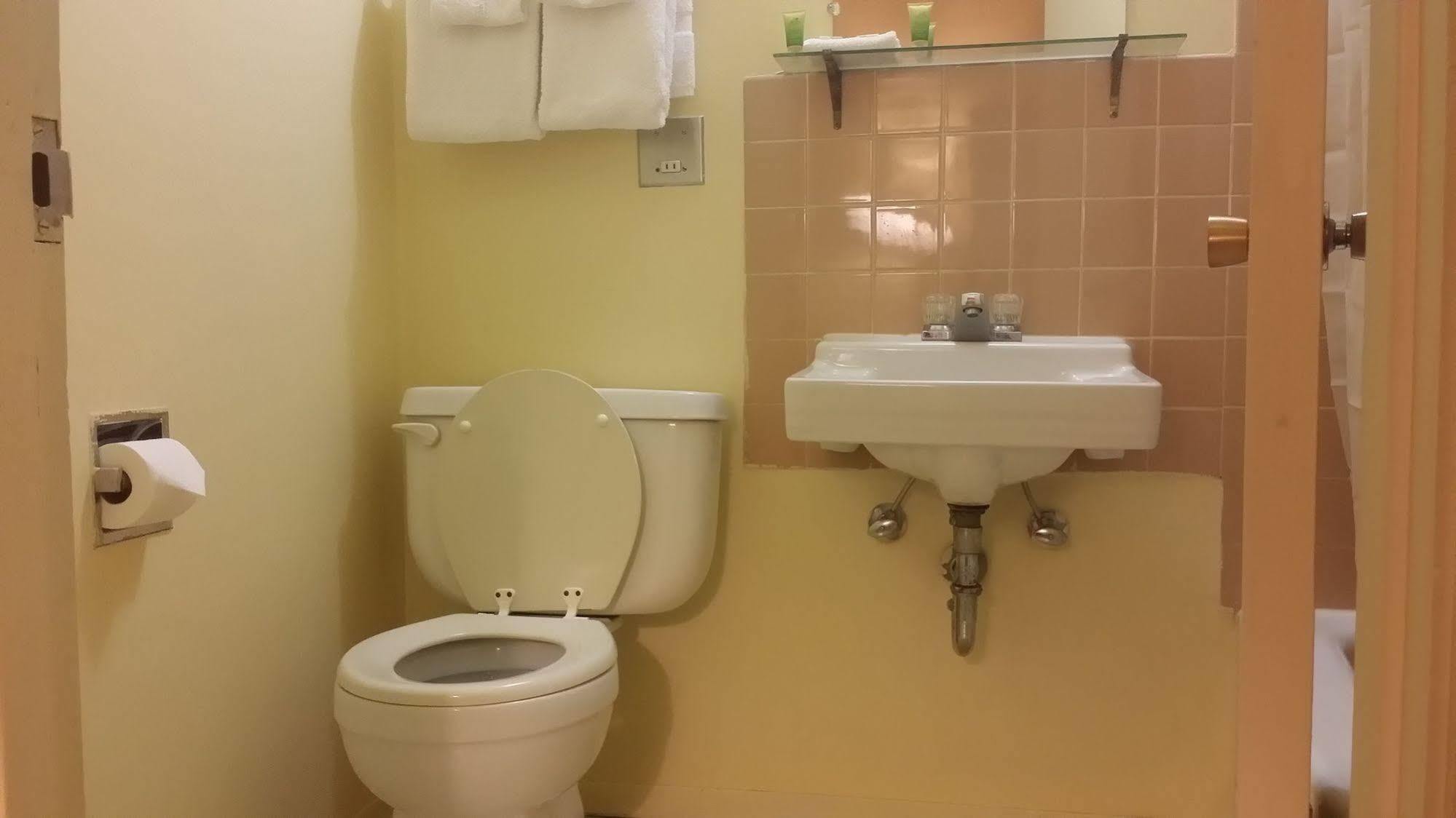 Beaver Hotel North Battleford Εξωτερικό φωτογραφία