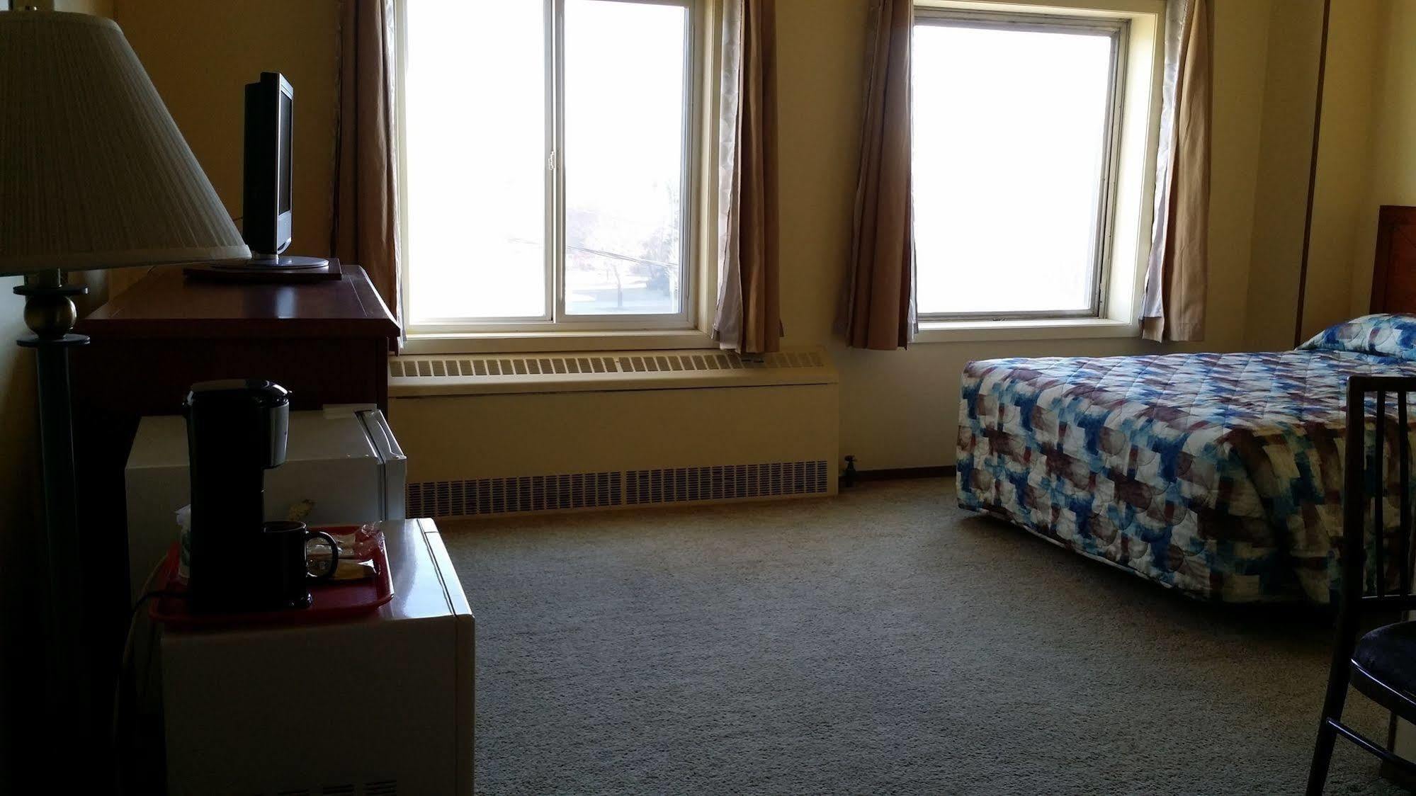 Beaver Hotel North Battleford Εξωτερικό φωτογραφία