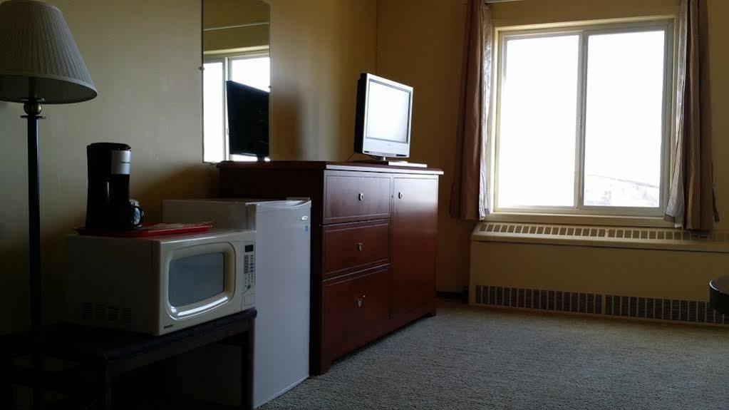 Beaver Hotel North Battleford Εξωτερικό φωτογραφία